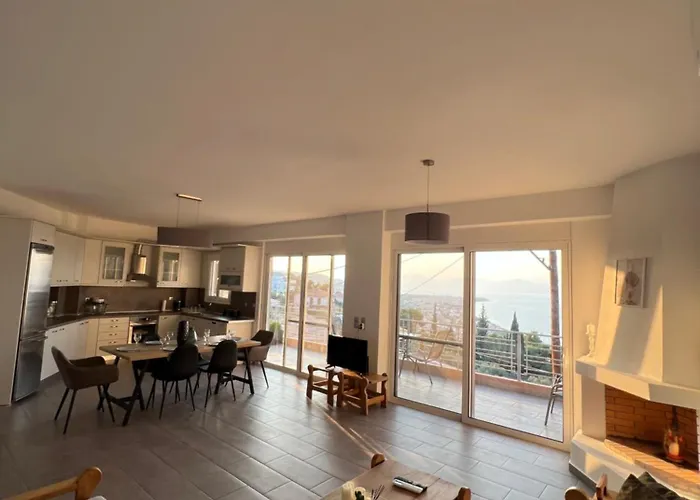 Sunrise Summit Apartamento Aigeira